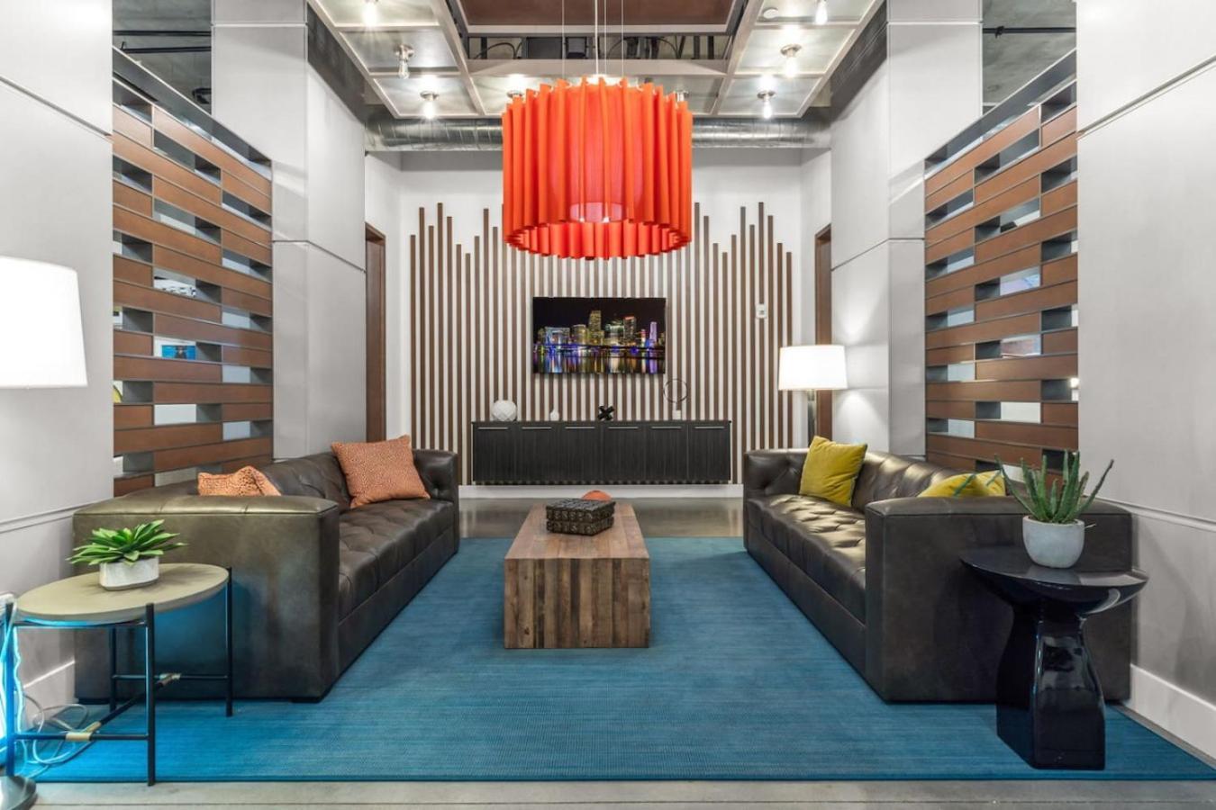 Modern 2 Bed Getaway Steps From Tropicana Field セント・ピーターズバーグ エクステリア 写真